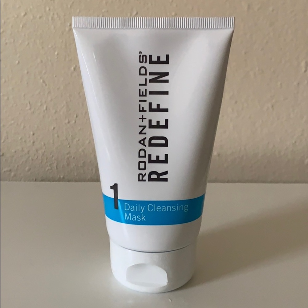 Daily cleansing mask